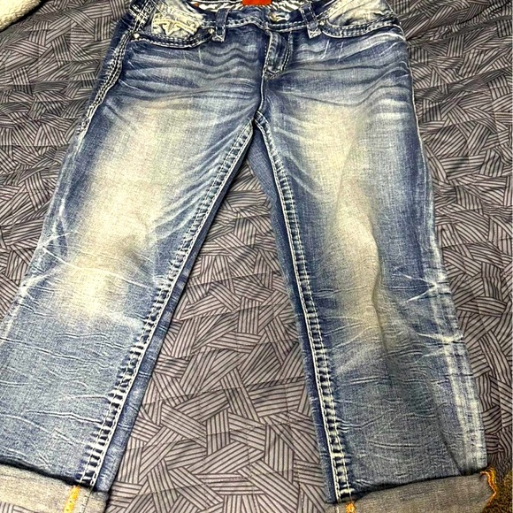 Capris - Picture 1 of 4